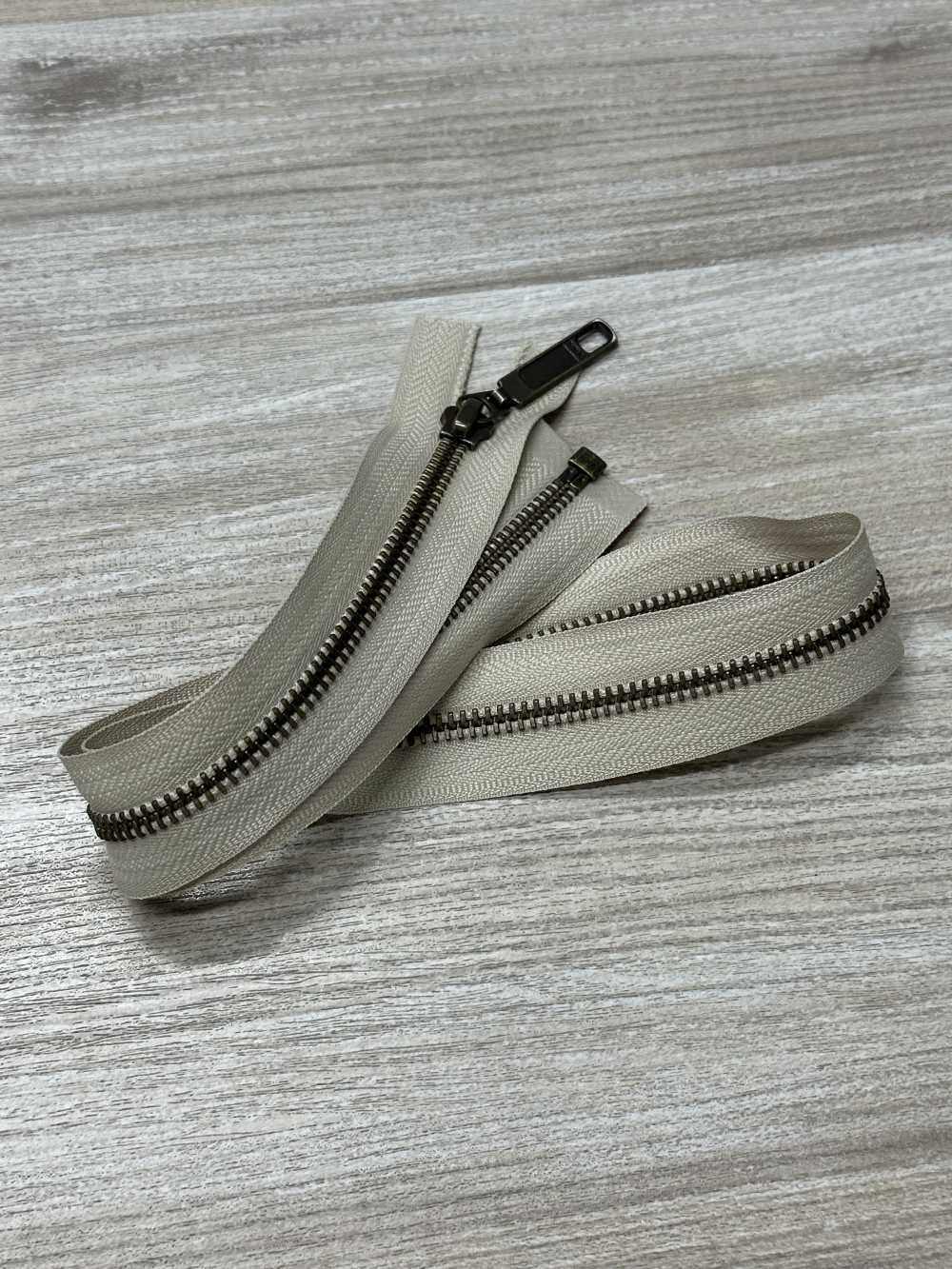 5RGKBOR-OUTLET Metal Zipper Size 5 Antique Gold Open YKK