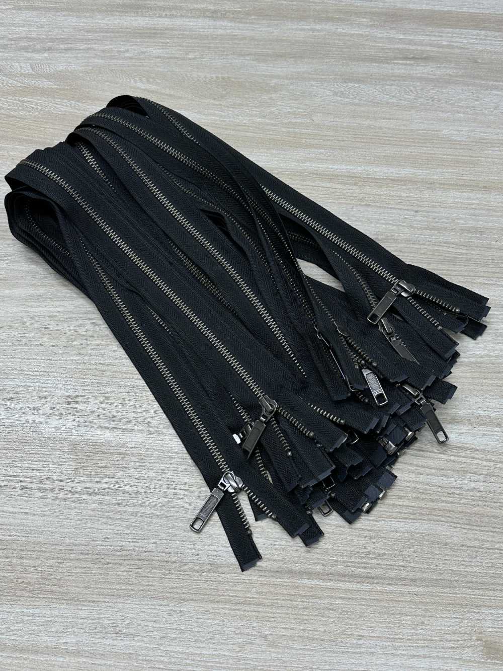 5RGTHOR-OUTLET Metal Zipper Size 5 Antique Silver Open YKK