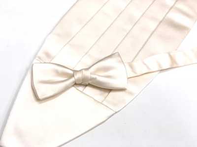BF-3900 Off-White Bow Tie Using Fujiyoshida, Yamanashi Silk Fabric