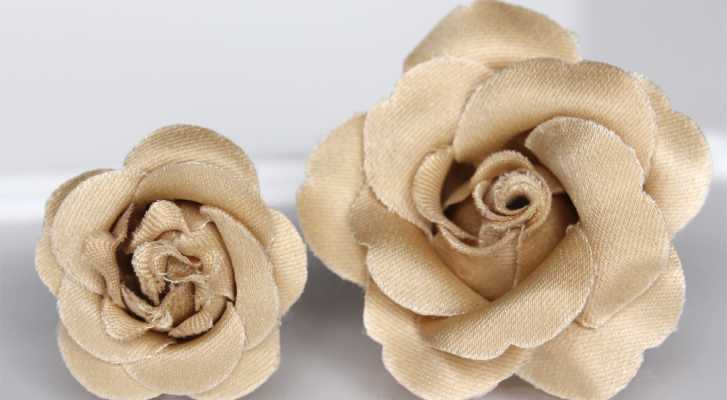 VBTA-07 VANNERS Boutonniere Champagne Gold